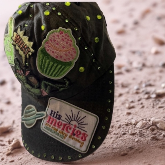 Heavenly Threads - Picture 4 of 5